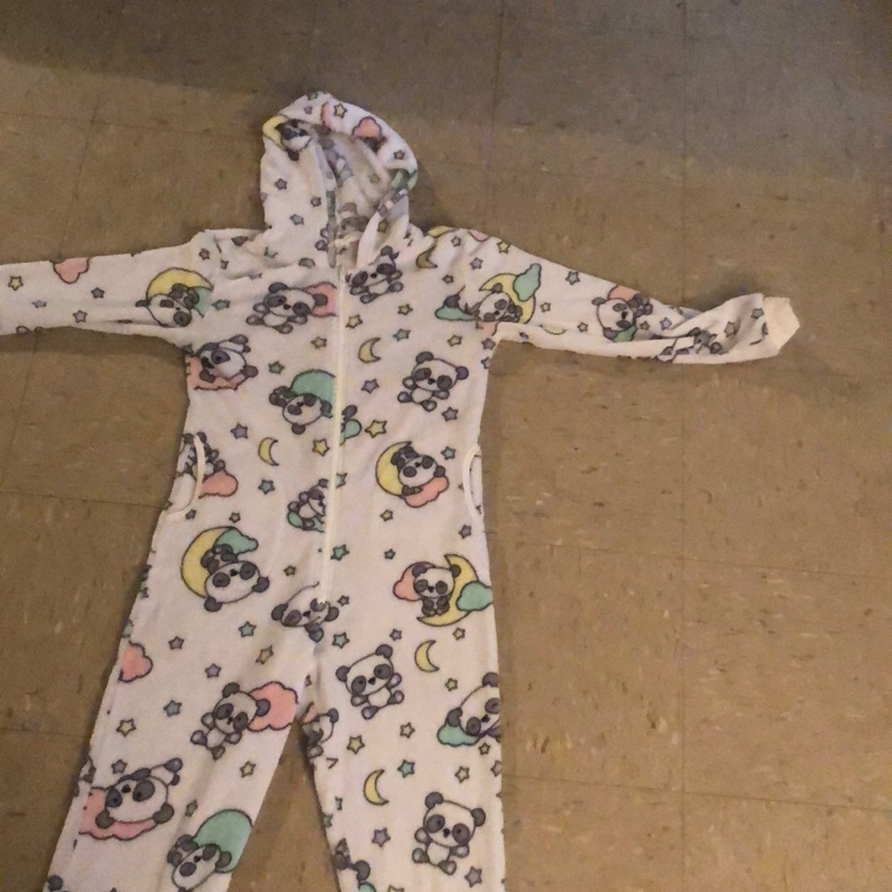 I am selling this unicorn onesie